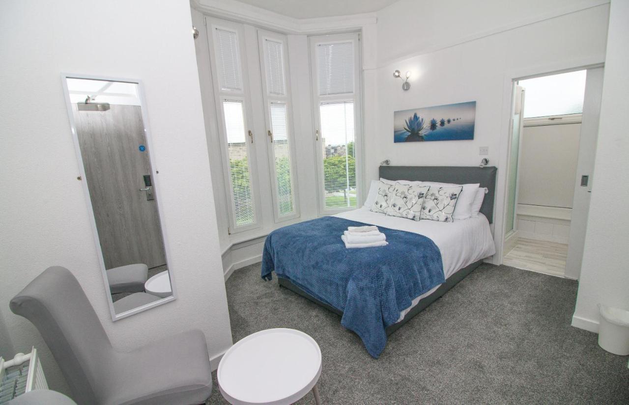 Bentley Hotel Motherwell Esterno foto